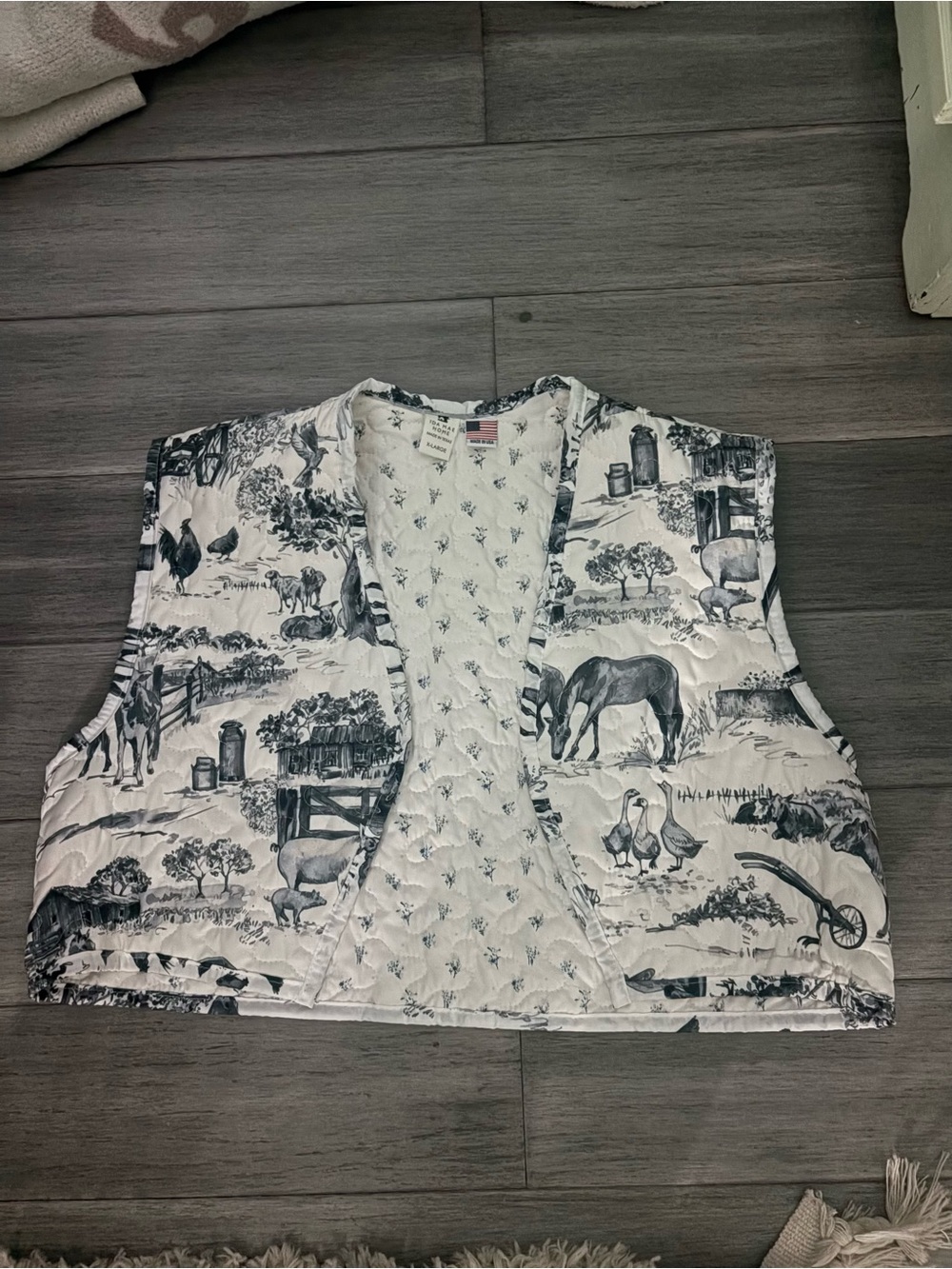 Brand New Quilted Farm-Scene Cropped Vest in White & Gray